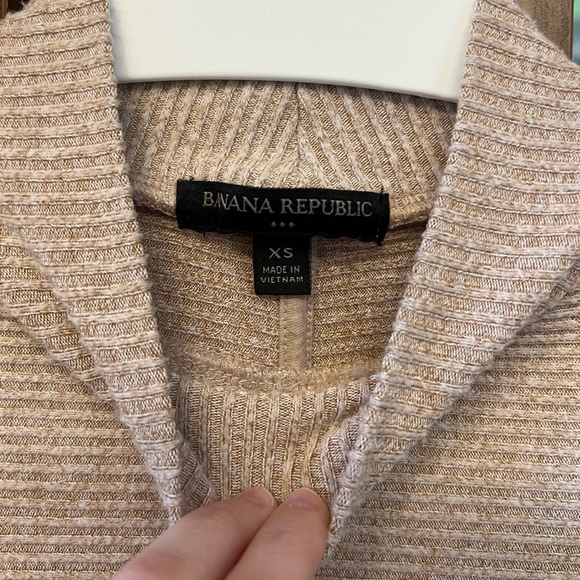 Banana Republic Sweatshirt - Picture 2 of 2